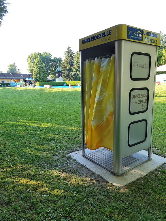 2022_Freibad_Telefonzelle____138_.jpeg  
